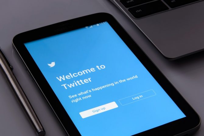 Twitter Jumps on Stories Trend