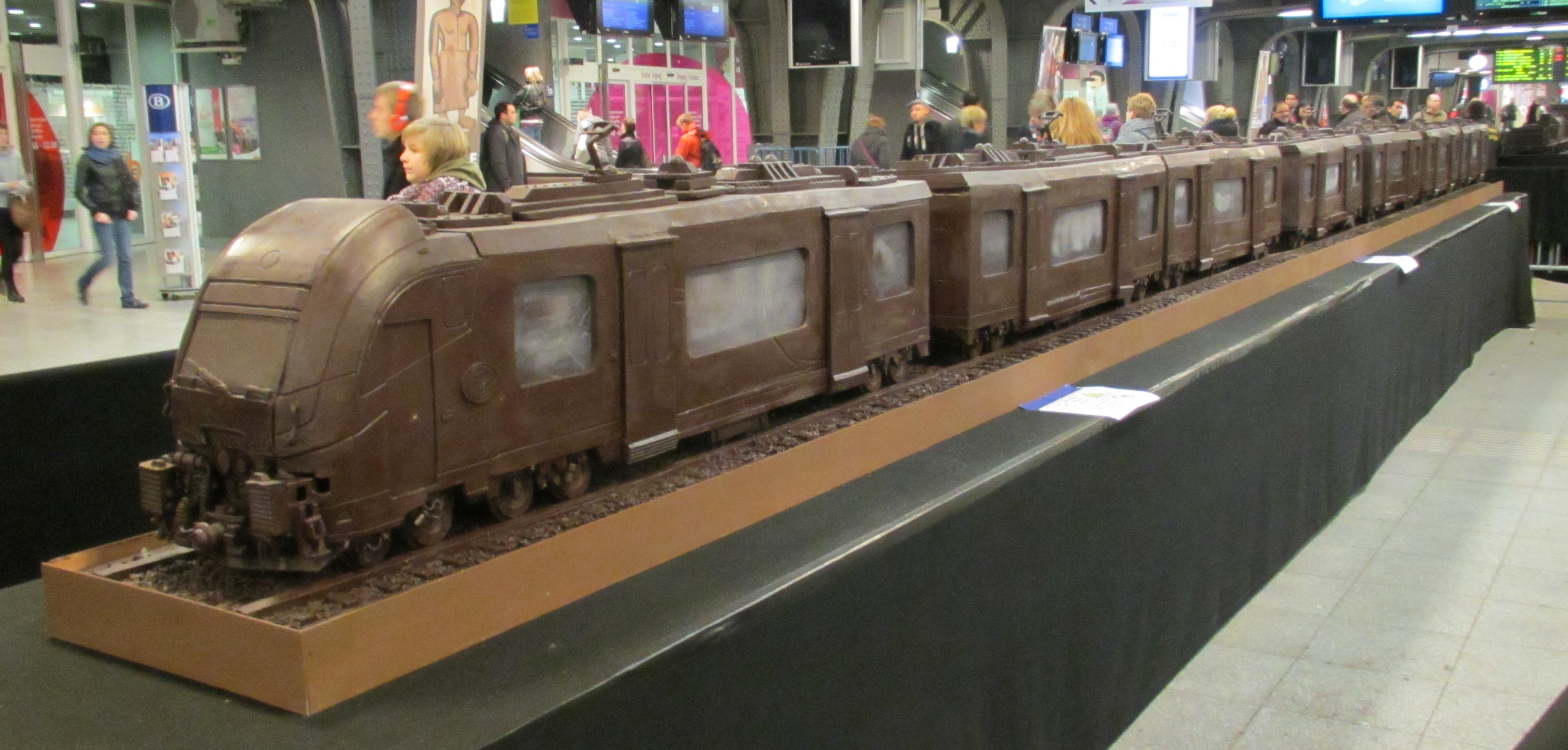 Check Out These Amazing Chocolate Sculptures